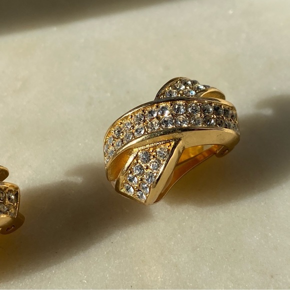 VINTAGE gold plated Christian Dior clip on earrings - Picture 13 of 16